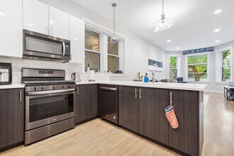 3711 N Racine Ave, Unit 1 in Chicago, IL - Building Photo - Building Photo