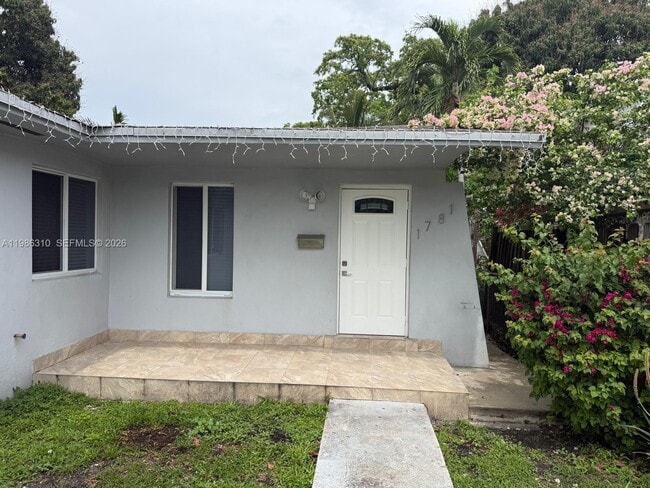 1781 NW 16th St in Miami, FL - Building Photo - Building Photo