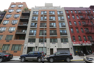 318 E 112th St in New York, NY - Foto de edificio - Building Photo