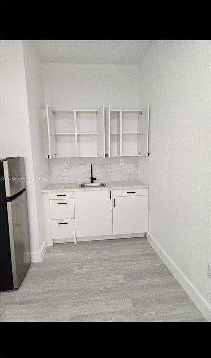 17616 SW 145th Ct in Miami, FL - Building Photo