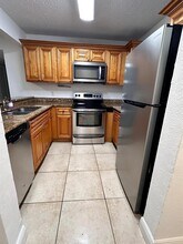 1562 Lake Crystal Dr in West Palm Beach, FL - Building Photo - Building Photo