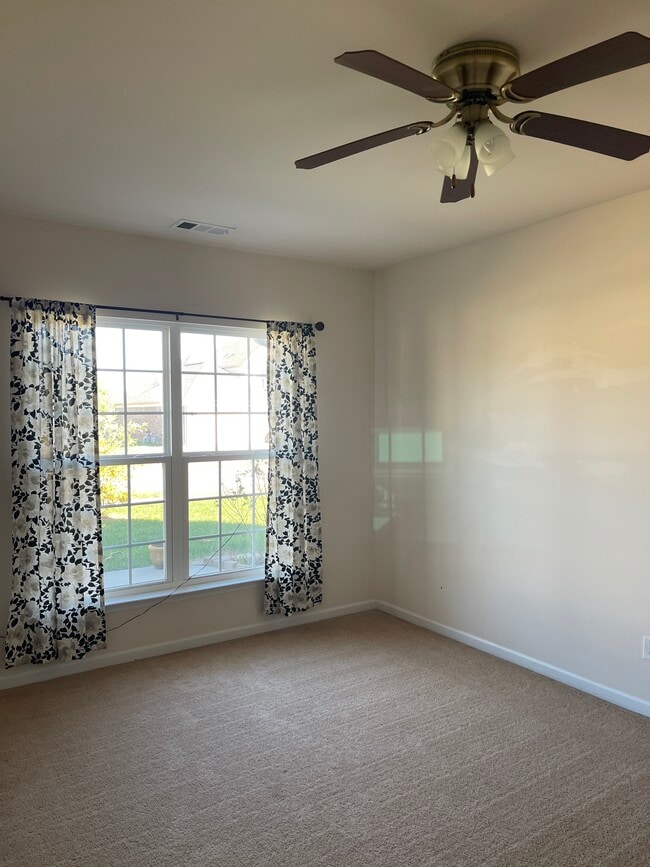 5009 Stately Dr in Thompson's Station, TN - Building Photo - Building Photo