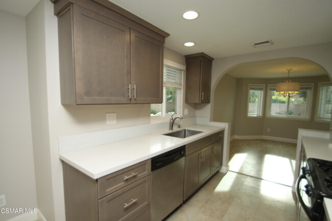 30484 Passageway Pl in Agoura Hills, CA - Building Photo - Building Photo