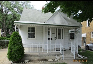 8059 Coolidge in Center Line, MI - Building Photo