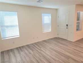 9463 Calm Strm Ave in Las Vegas, NV - Building Photo - Building Photo