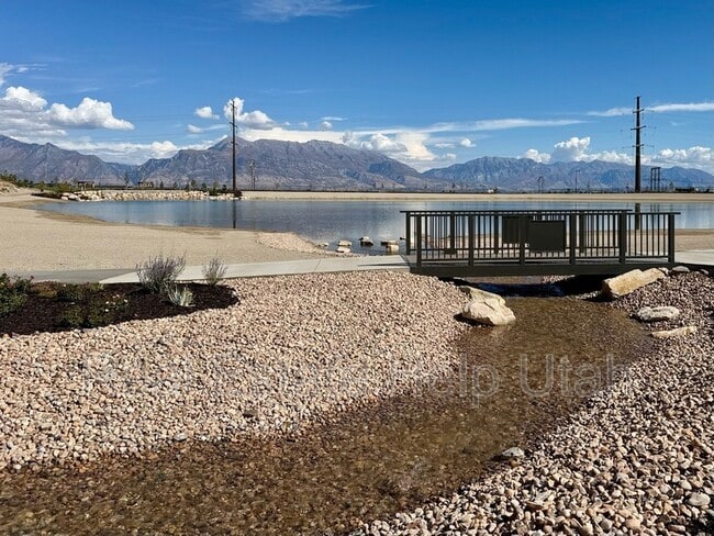 1565 Charmer Ln in Saratoga Springs, UT - Building Photo - Building Photo