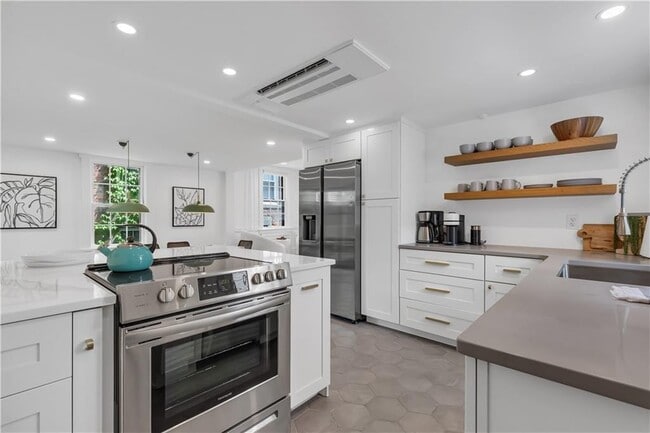 property at 44 William St
