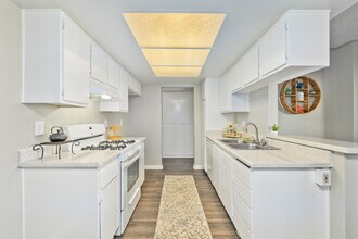 Dakota Creek Apartment Homes in Upland, CA - Foto de edificio - Building Photo