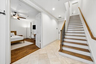 1521 Oakdale St in Houston, TX - Foto de edificio - Building Photo