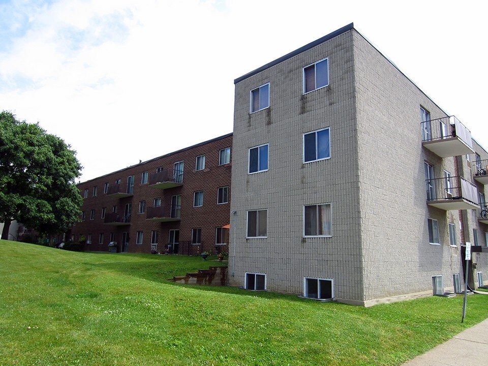 Thames Garden Apartments in Ingersoll, ON - Building Photo