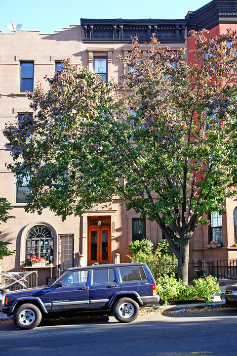 747 Union St in Brooklyn, NY - Foto de edificio