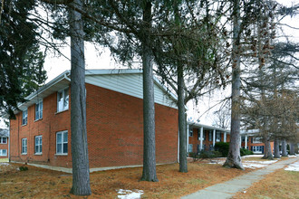 Torrey Pines Apartments in Elgin, IL - Foto de edificio - Building Photo