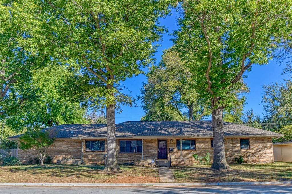 1221 Cruce St in Norman, OK - Building Photo