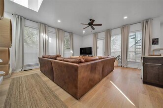 4317 Cedar Springs Rd in Dallas, TX - Building Photo - Building Photo