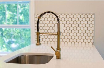 118 Radcliffe Ave in Providence, RI - Building Photo - Building Photo