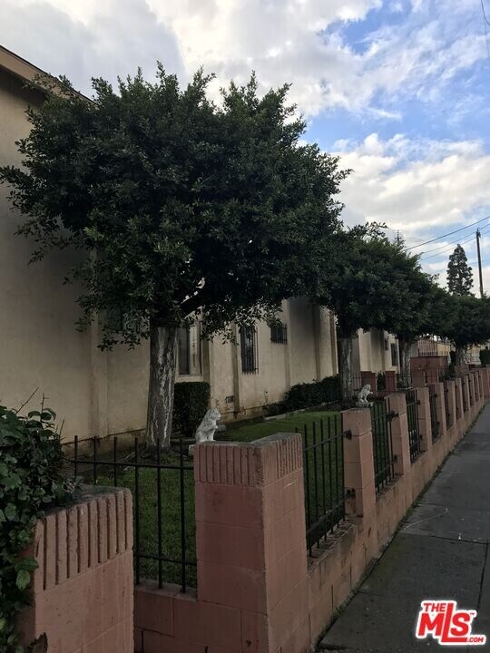 840 W Colden Ave in Los Angeles, CA - Building Photo