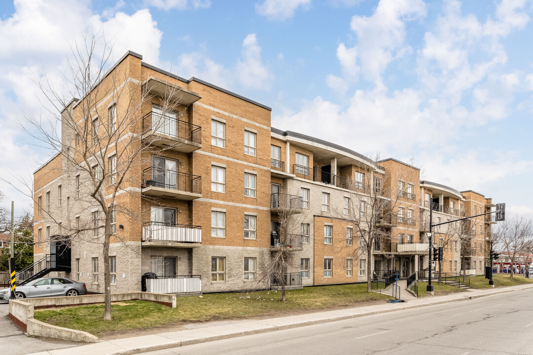 Marcel-Laurin Boul in St. Laurent, QC - Building Photo