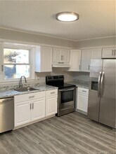 4 Villaway Rd in Norwalk, CT - Building Photo - Building Photo