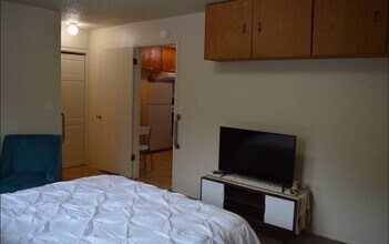 1905 Normal Ave, Unit 1 in Chico, CA - Foto de edificio - Building Photo