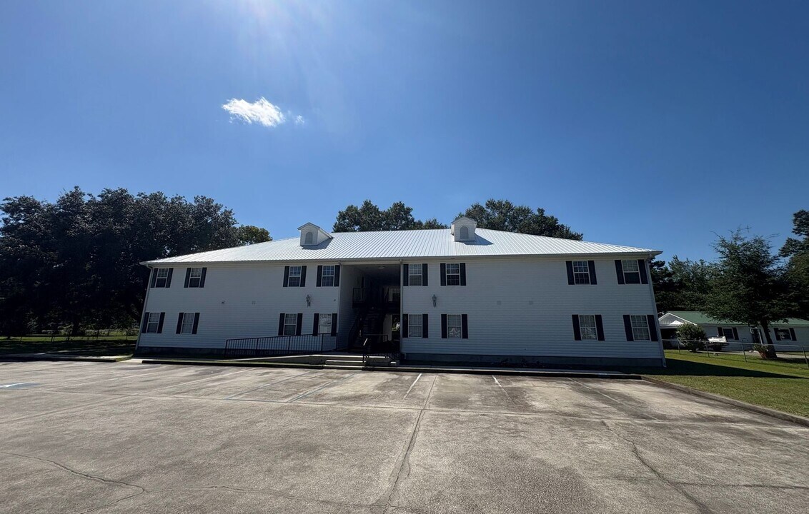 53 County Rd S-22-577 in Georgetown, SC - Building Photo