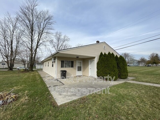 property at 7608 Bluffton Rd