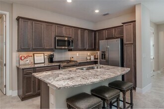 5333 NW 33rd Pl in Ocala, FL - Building Photo - Building Photo