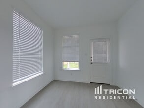 2705 Serenity Grv Ln in Fort Worth, TX - Foto de edificio - Building Photo