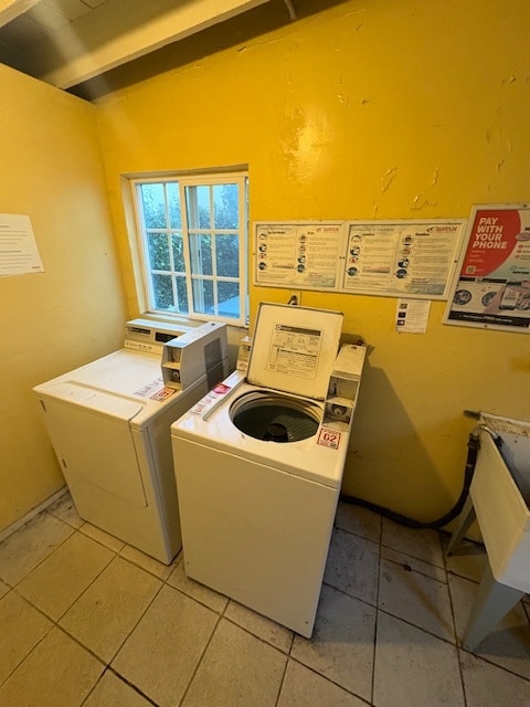 15155 Dickens St, Unit 3.4 in Sherman Oaks, CA - Building Photo - Building Photo