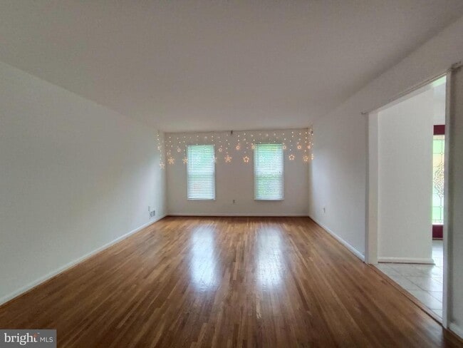 8835 Tuckerman Ln in Potomac, MD - Building Photo - Building Photo