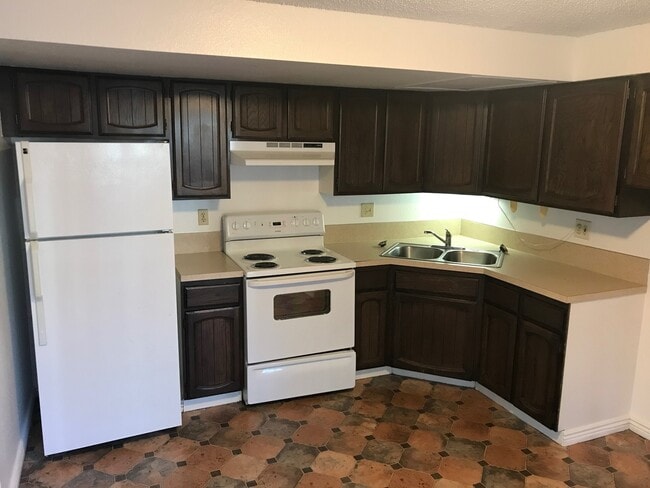 property at 674 W Idaho Ave