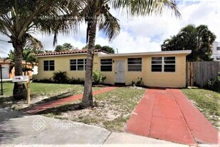 15615 NE 5th Ct in Miami, FL - Building Photo