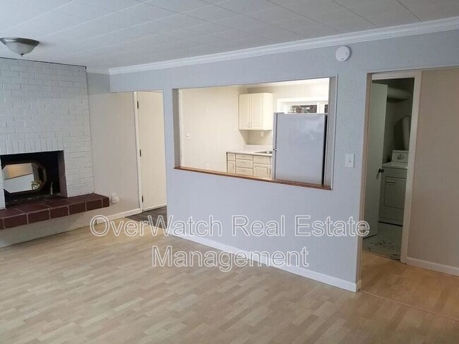 3740 Winterset Dr in Anchorage, AK - Building Photo - Building Photo