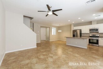 5913 Tamarack Lodge Ln in North Las Vegas, NV - Foto de edificio - Building Photo