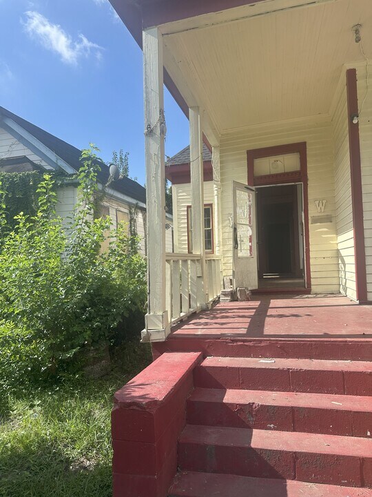 1361 St Stephens Rd in Mobile, AL - Foto de edificio
