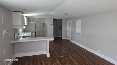 906 FM247 in Huntsville, TX - Building Photo - Building Photo