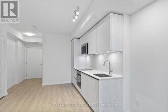 8 Widmer St in Toronto, ON - Building Photo - Building Photo