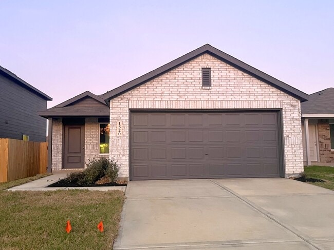 property at 1520 Crowson Rdg