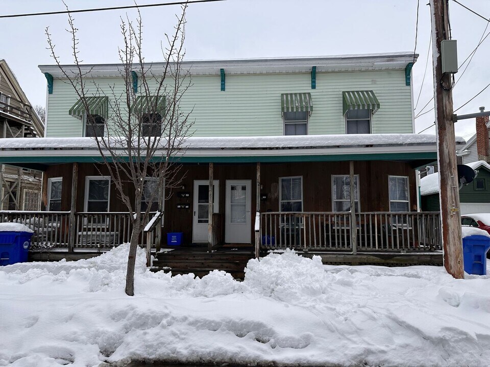 12-14-14 St Louis St in Burlington, VT - Building Photo