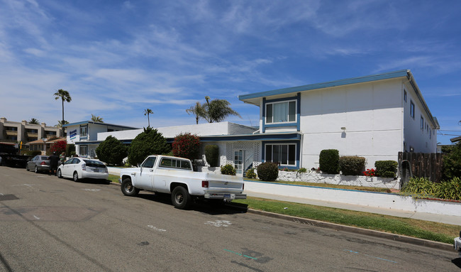 Palm View Village in Oceanside, CA - Building Photo - Building Photo