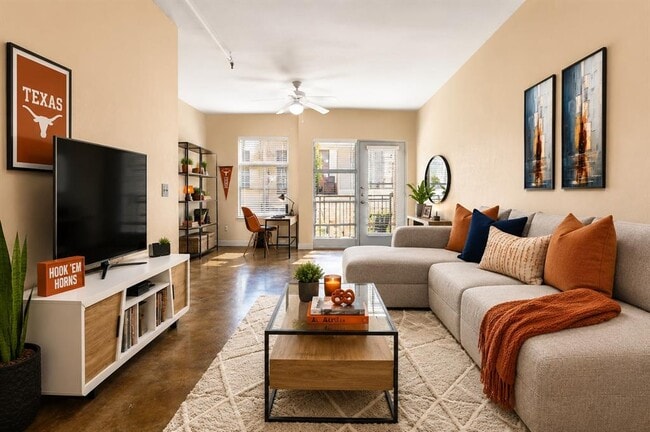 property at 711 W 26th St