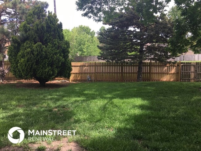 1126 E Elizabeth St in Olathe, KS - Building Photo - Building Photo