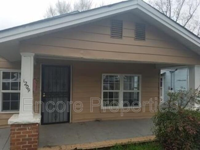 1209 N Hyde Park Ave in Durham, NC - Building Photo - Building Photo
