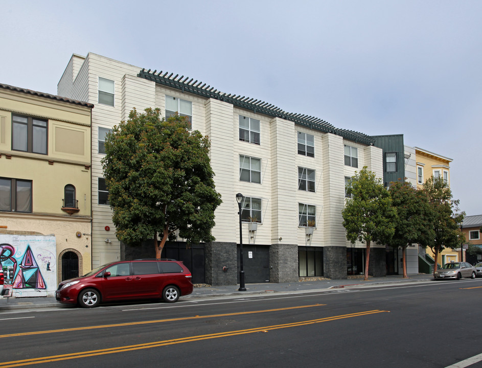 Alcantara Court Apartments in San Francisco, CA - Building Photo