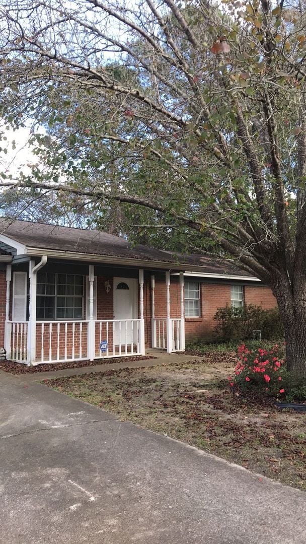 property at 3706 Caracus Ct