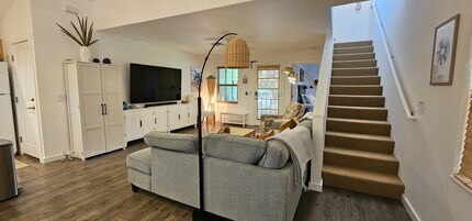 14 Hoku Pl in Paia, HI - Building Photo - Building Photo