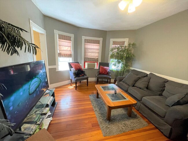 40 Newbern Ave, Unit 1A