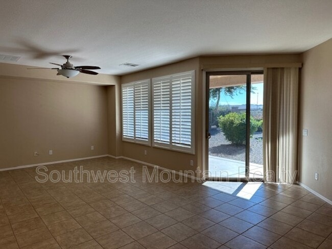 4245 E Ficus Way in Gilbert, AZ - Building Photo - Building Photo