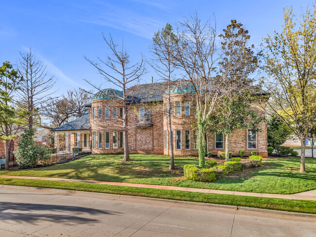 500 Manor Hill Ct in Norman, OK - Foto de edificio - Building Photo