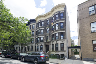 550 7th St Apartments