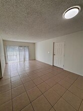 1140 Lake Victoria Dr in West Palm Beach, FL - Building Photo - Building Photo